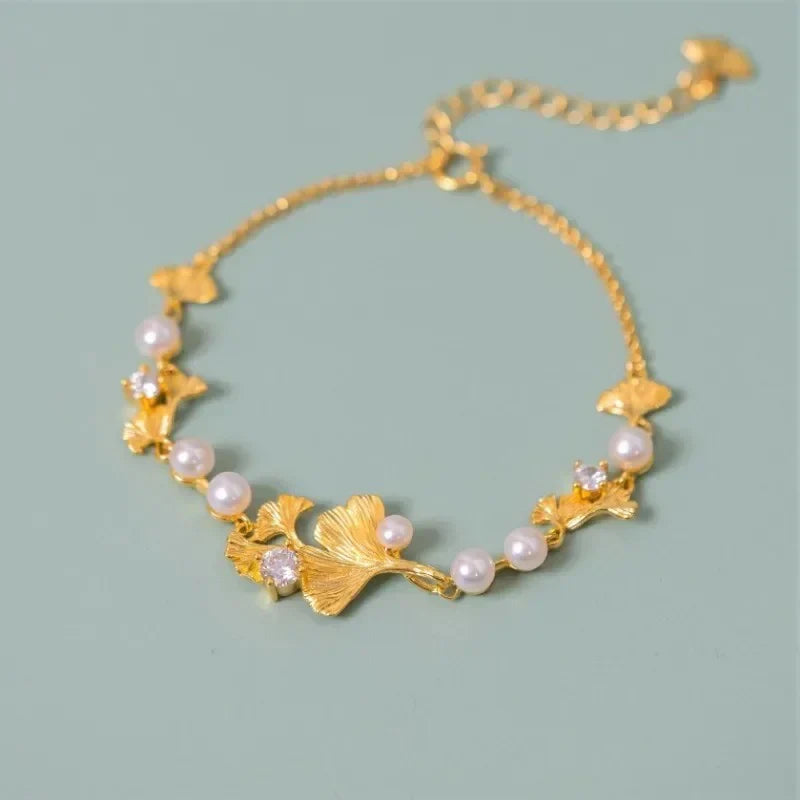 Klassisches Armband mit Ginkgoblättern